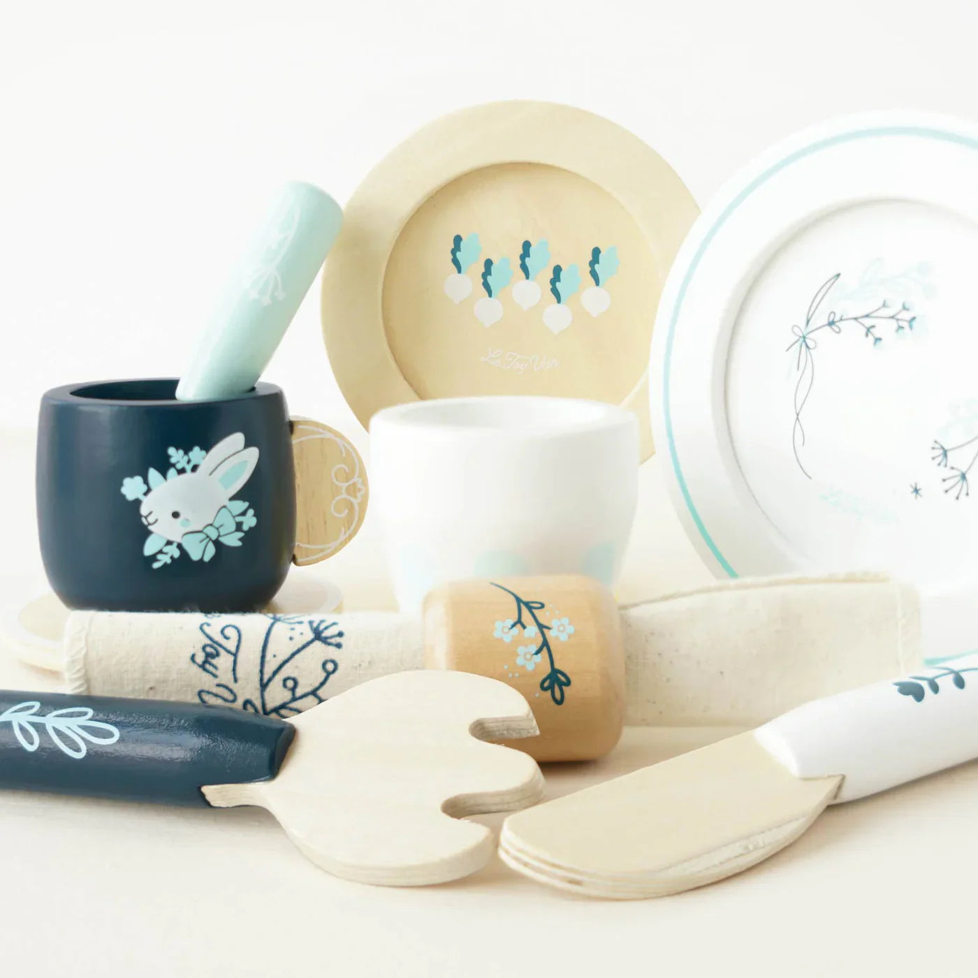 Wooden Cutlery & Dinner Set