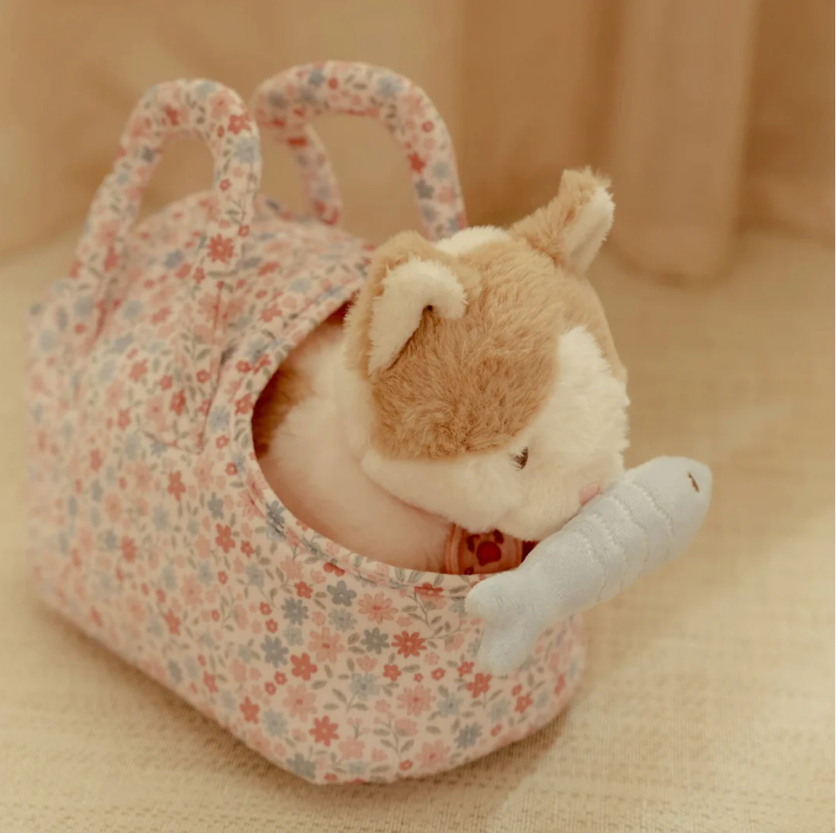 Little Dutch Cuddle Cat in Bag